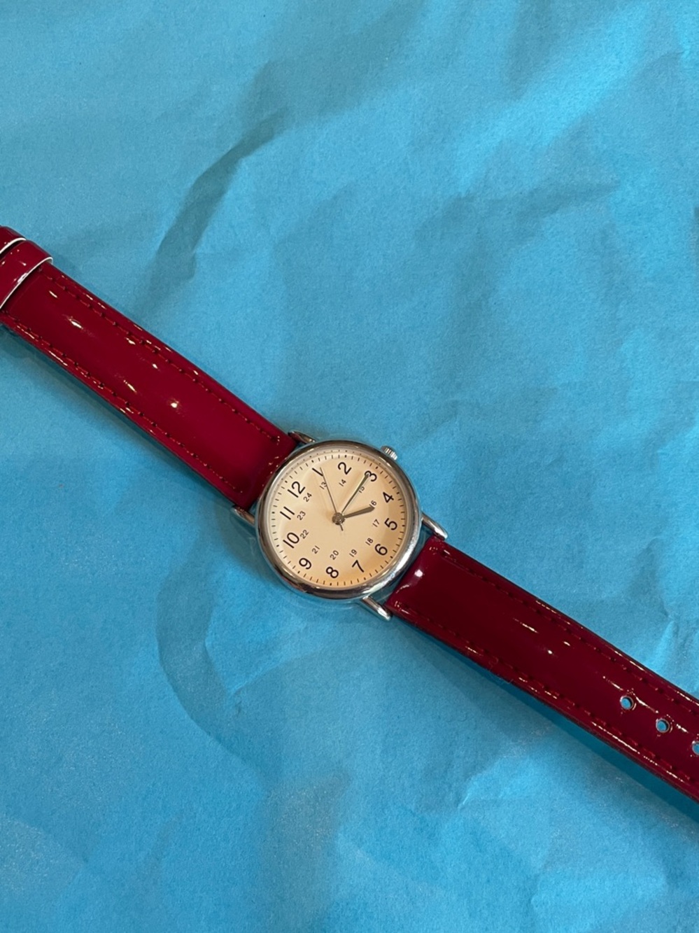 Red Patent Leather Strap Wristwatch with Ivory Dial